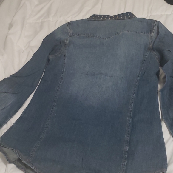 New boutique Denim shirt - Picture 11 of 13